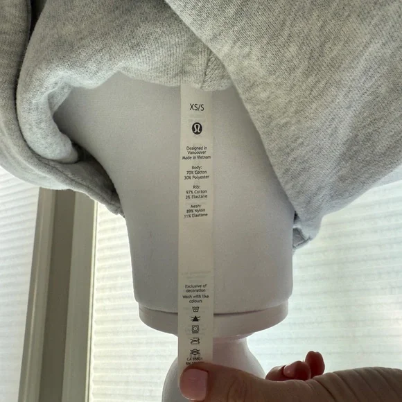 NWOT lululemon Scuba half-zip hoodie, Heathered Core Ultra Light Grey, XS/S. - Picture 6 of 10